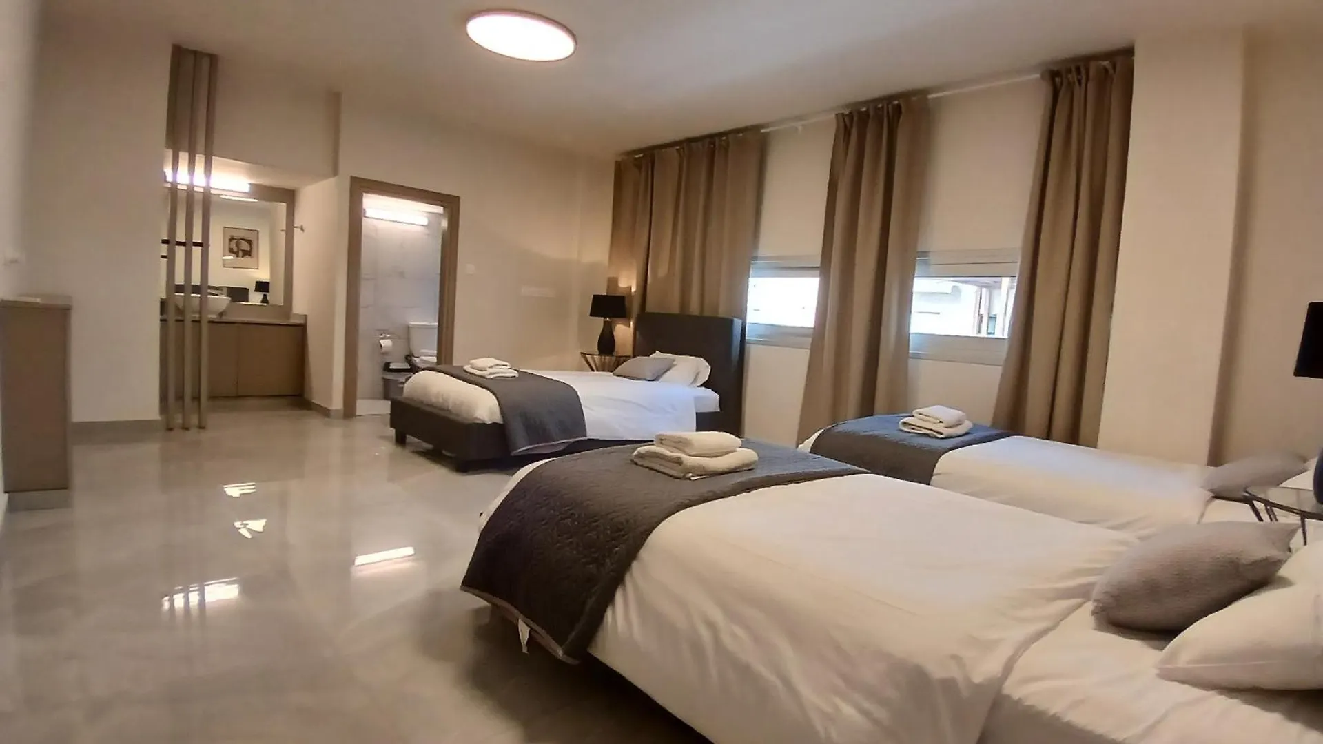 Apartment Georgiana Suites Larnaca