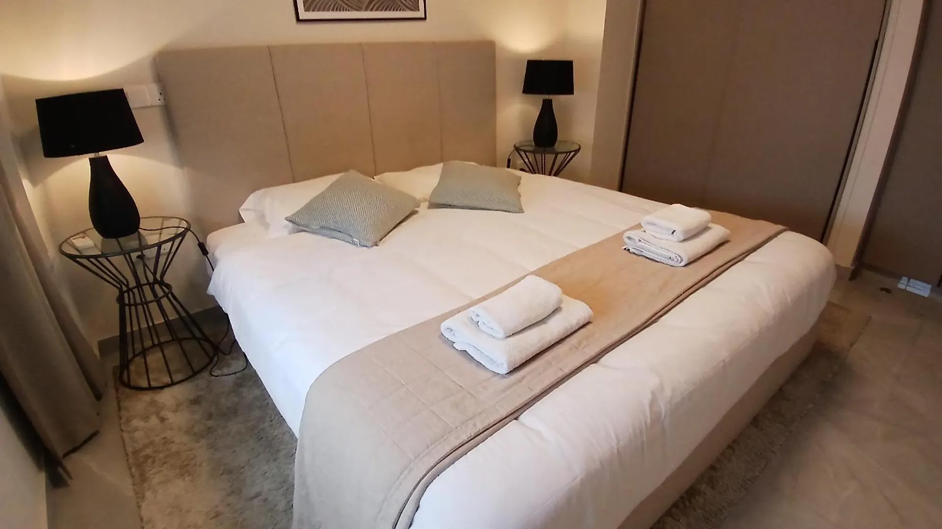 Apartment Georgiana Suites Larnaca