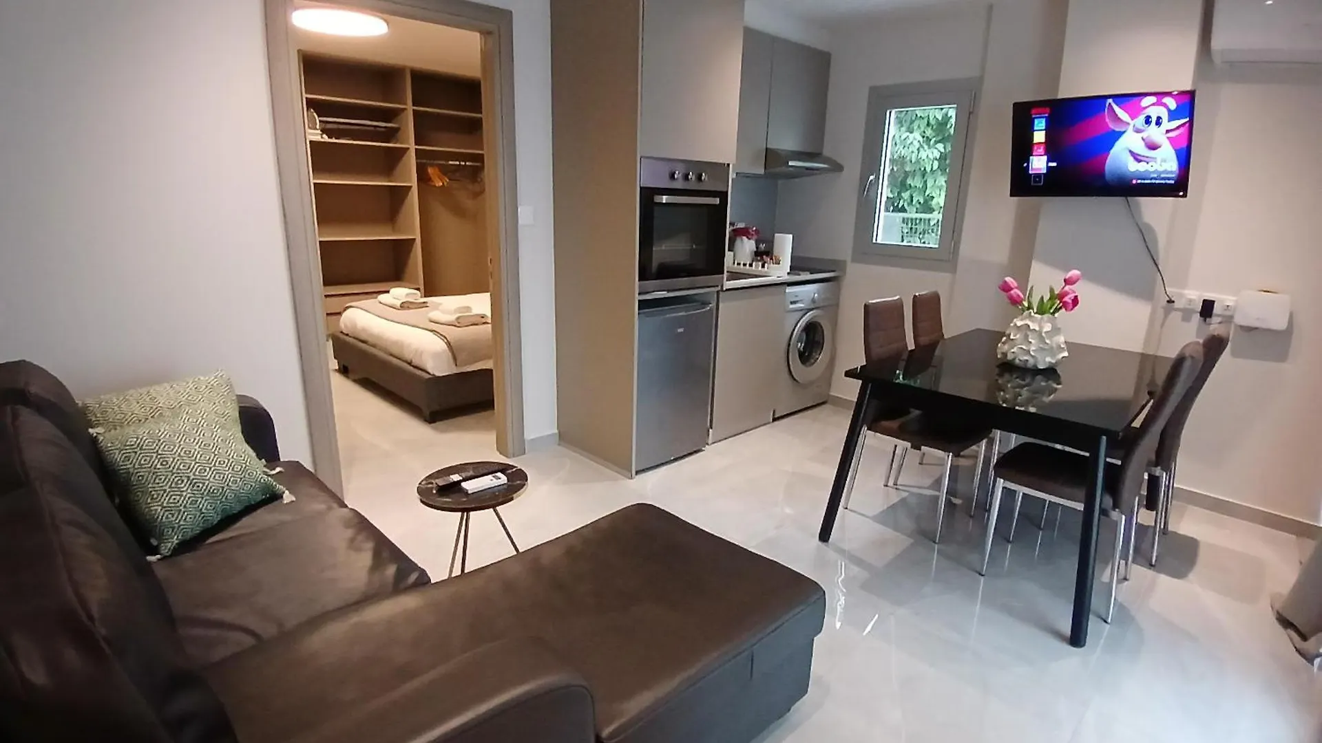 Apartment Georgiana Suites Larnaca