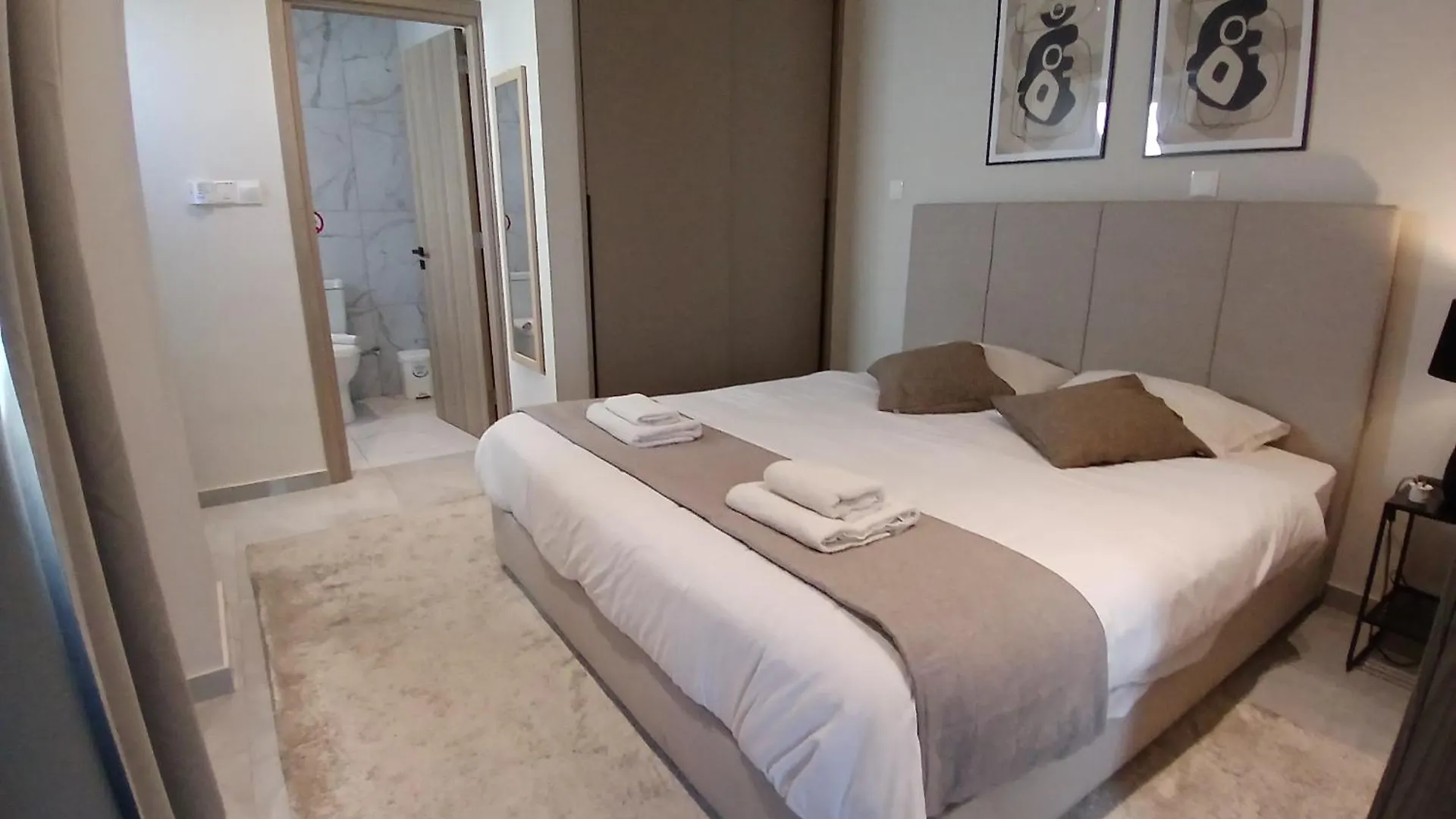 Apartment Georgiana Suites Larnaca